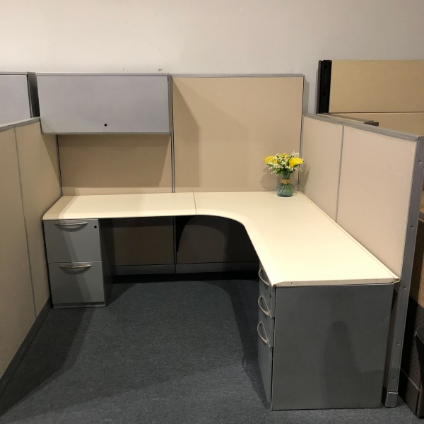 preowned cubicle l-shape desk set up