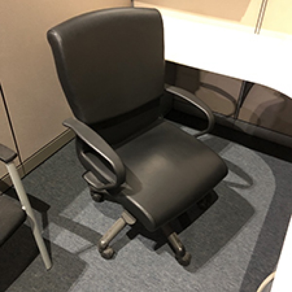 black preowned office chair