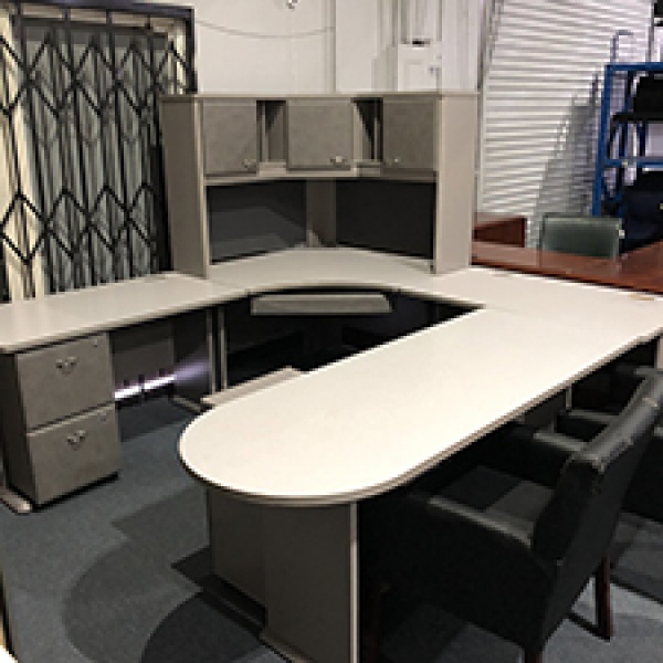 u-shape desk with pedestals and hutch